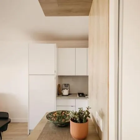 Apartment Le Dauphin : Piscine Et 50 M A Pied De La Mer *