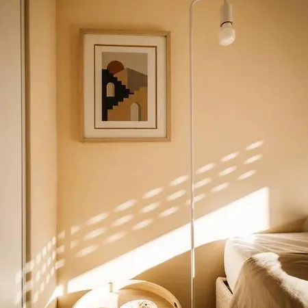 Le Dauphin : Piscine Et 50 M A Pied De La Mer Apartment